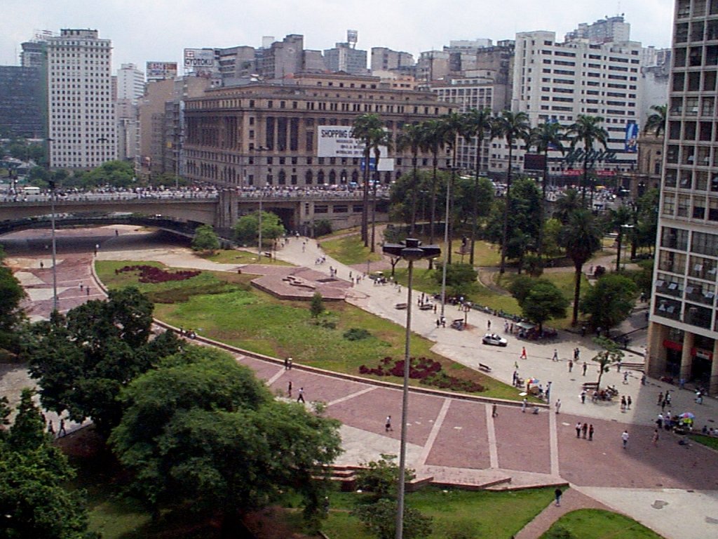 P000173