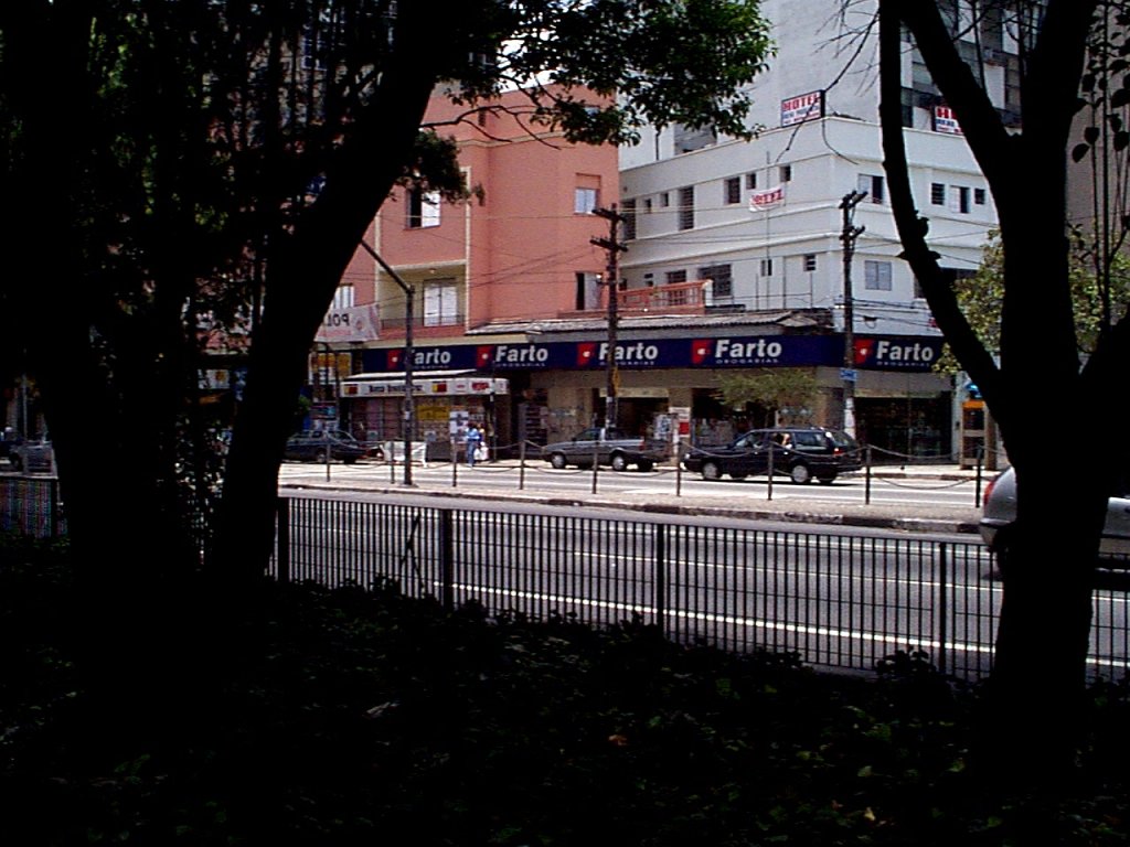 P000223